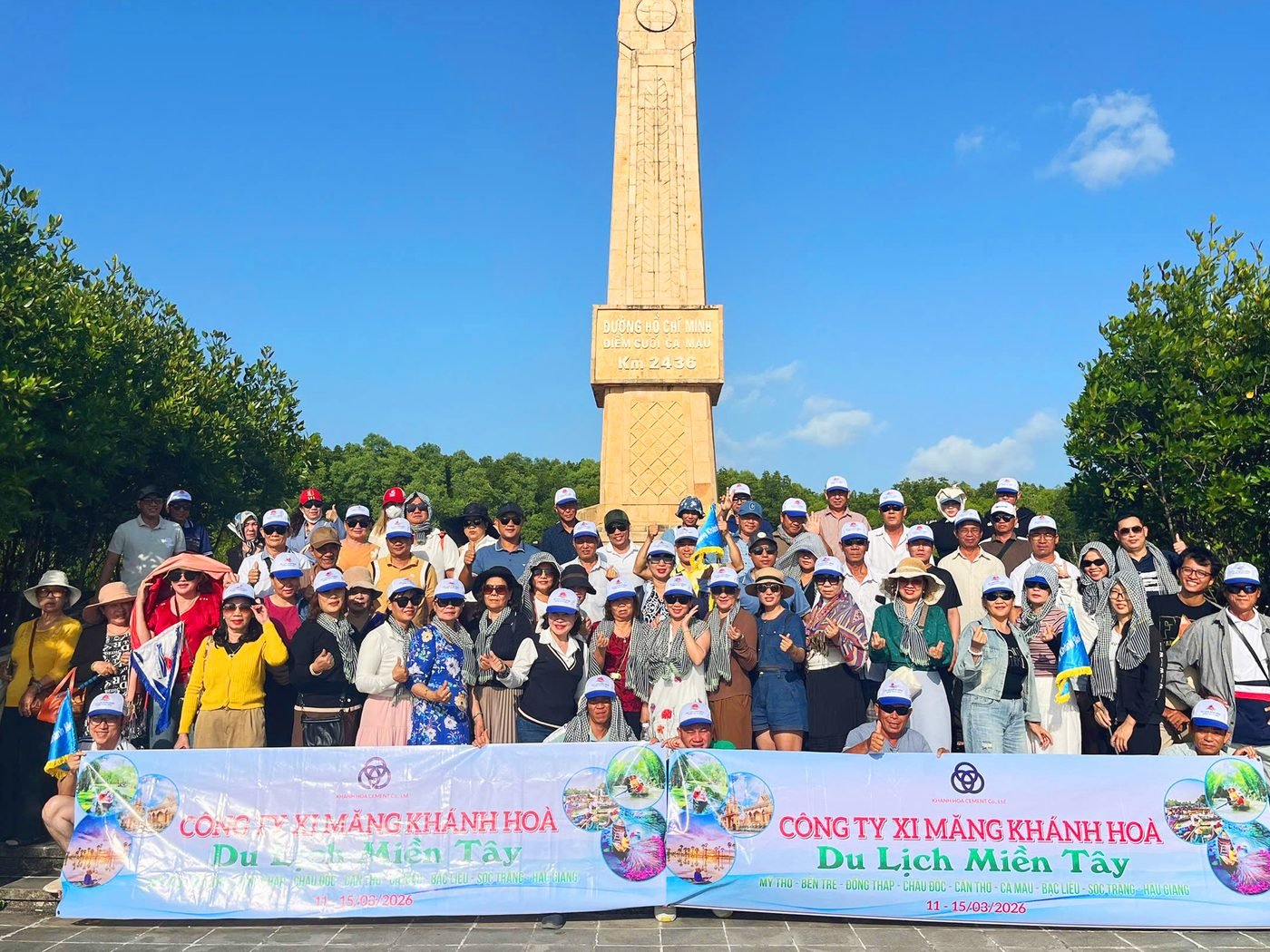 Cột mốc cuối đường Hồ Chí Minh Km 2436 tại Đất Mũi Cà Mau